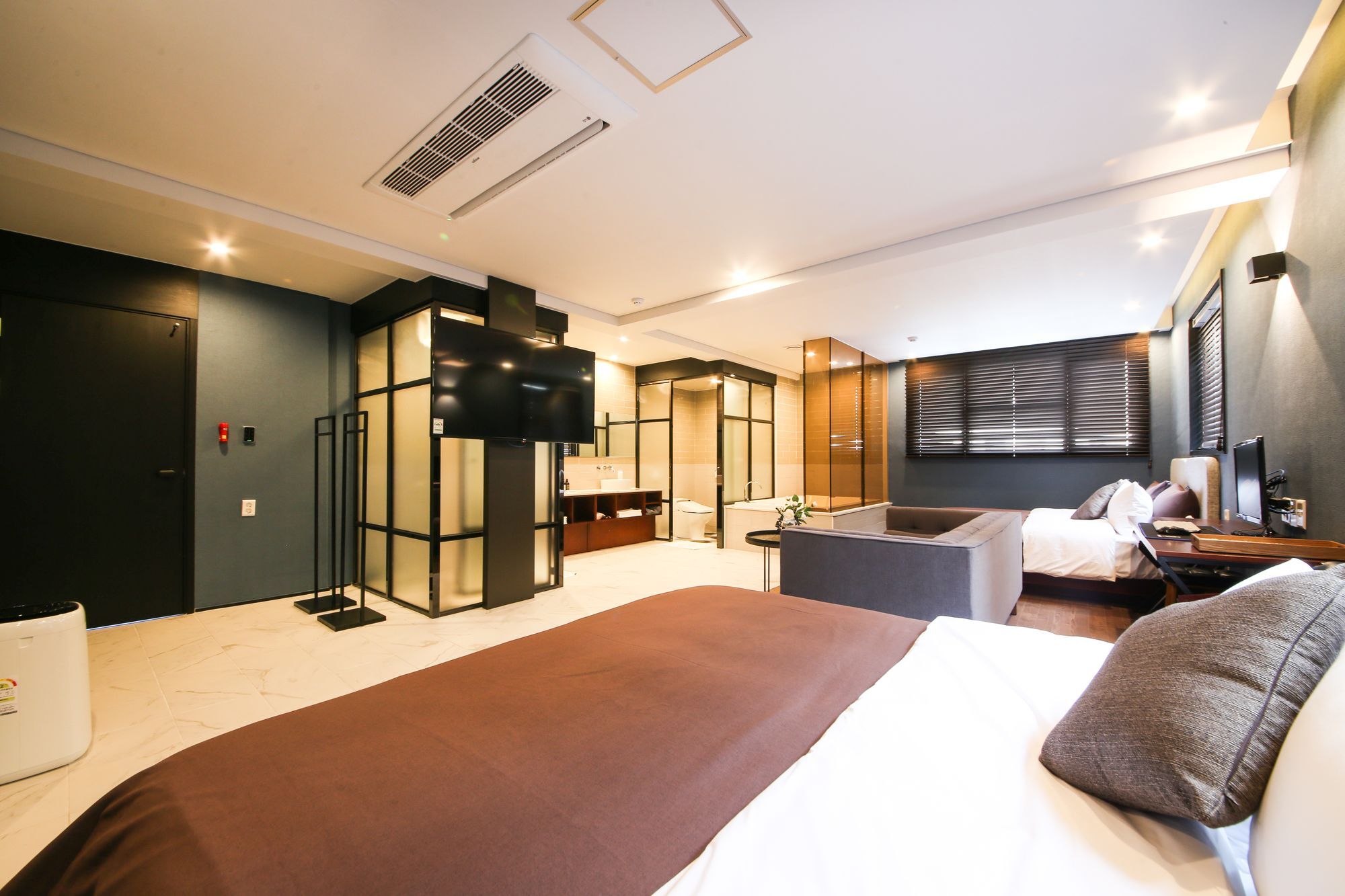 Brown Dot Hotel Yangjeong Busan Buitenkant foto