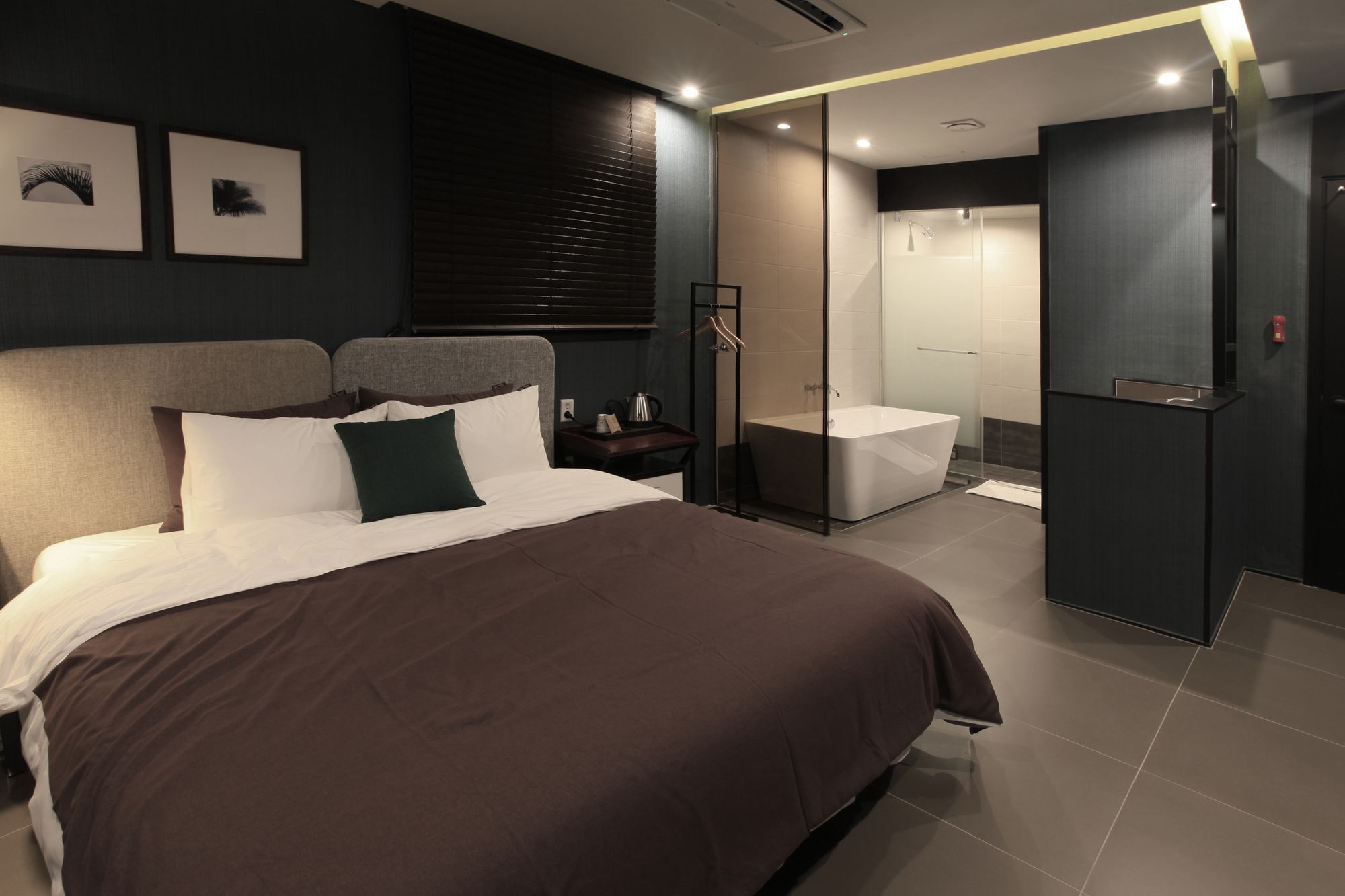 Brown Dot Hotel Yangjeong Busan Buitenkant foto